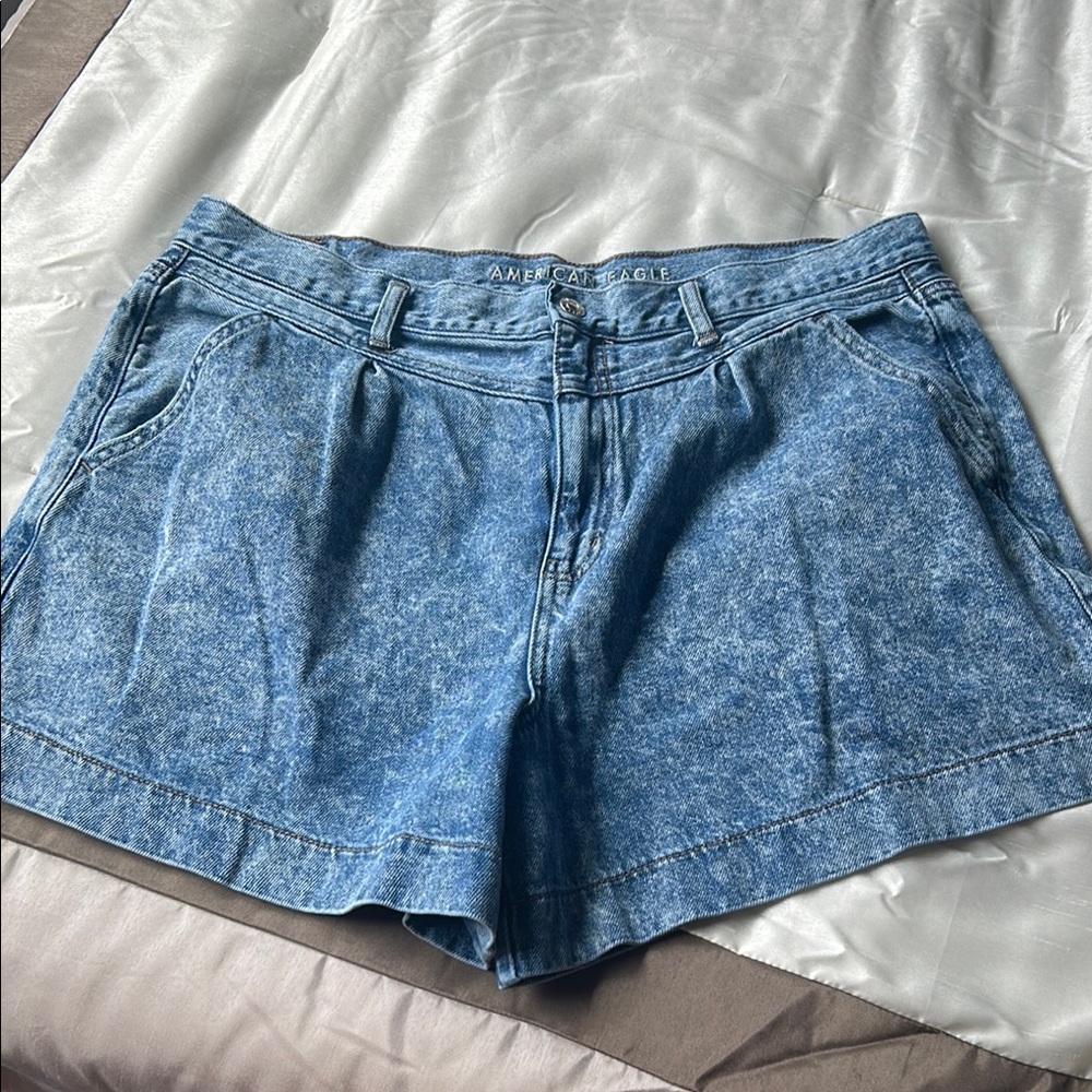 American Eagle Outfitters Women's Mom Shorts